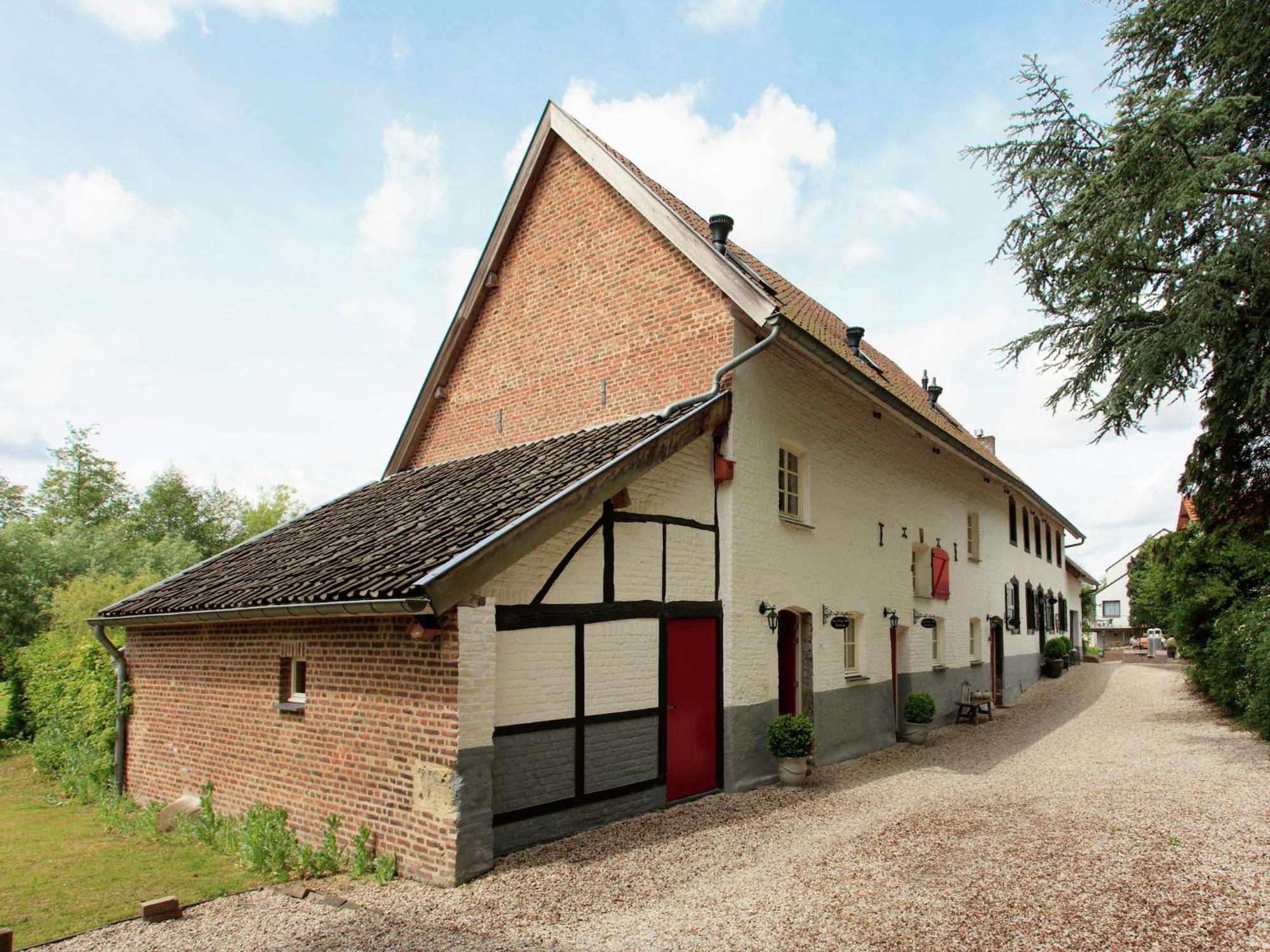 Stunning Holiday Home Near Forest In Slenaken Luaran gambar