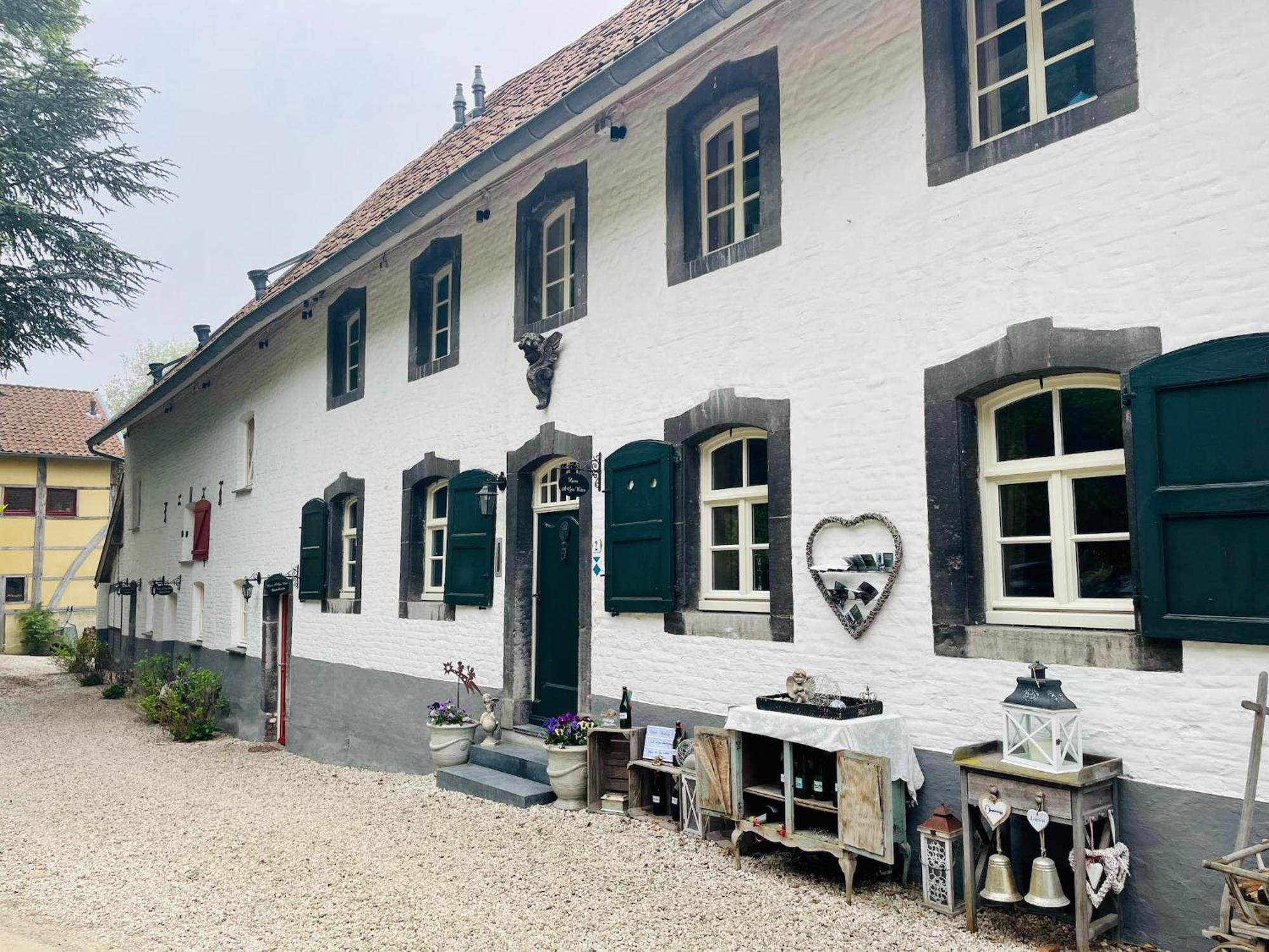Stunning Holiday Home Near Forest In Slenaken Luaran gambar